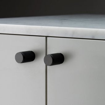 Knurled Furniture Knob Set In Black