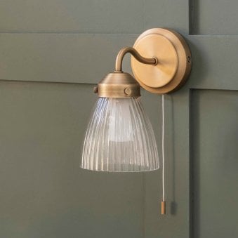 Fovant Bathroom Wall Light in Light Brass 